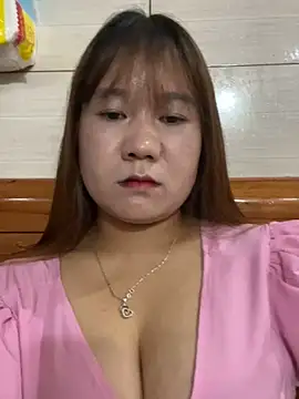 Liness101 live cam on StripChat