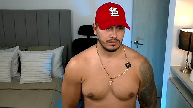owen-pierces webcam