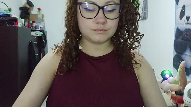 curly_greeneyed webcam