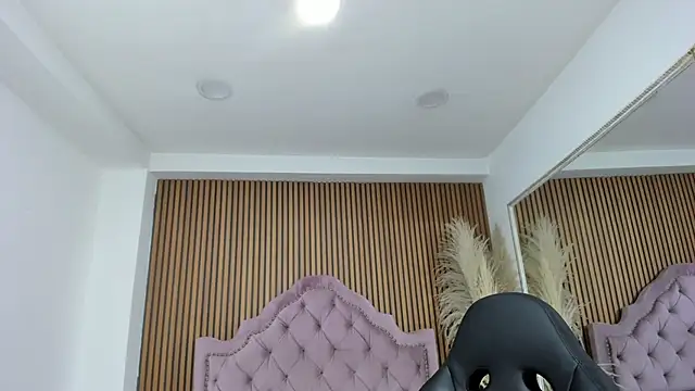 nahomyrusell webcam
