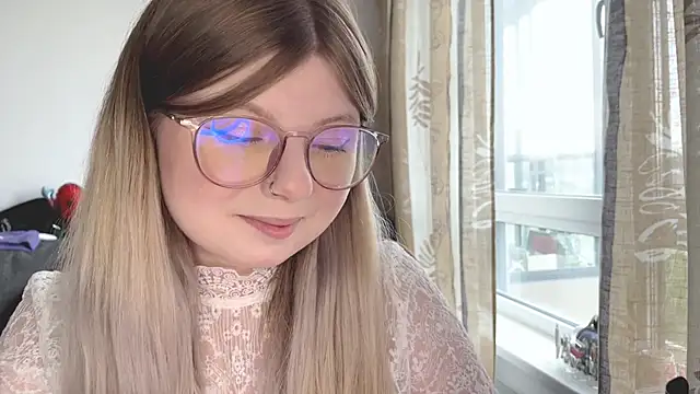 YukiBlush live cam on StripChat