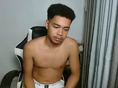 curlyasian_njxx