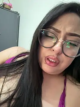 MileyGia webcam