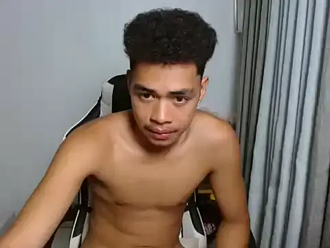 curlyasian_njxx