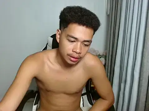 curlyasian_njxx webcam