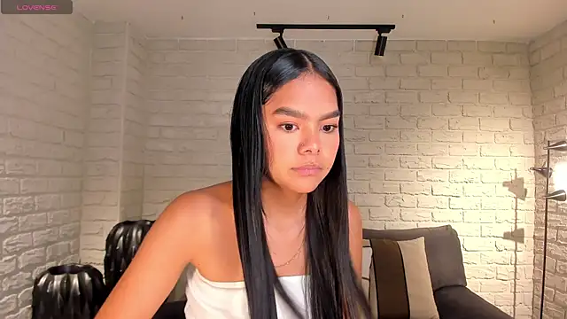 SaphiraJames webcam