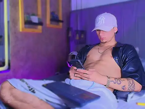 The_BossCrown webcam