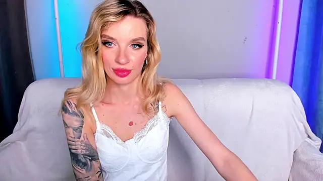 AlinaLovelyX webcam