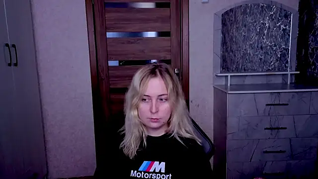 Kristy-Max webcam