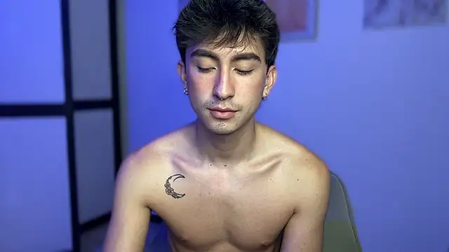 sweettaaron01 webcam