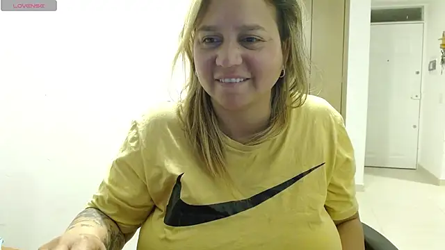 LauraReeves webcam