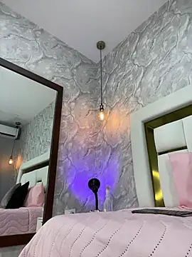 MiaFarkash webcam