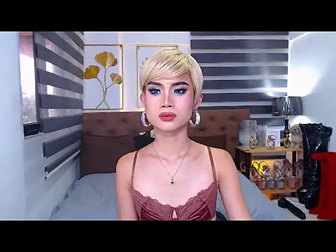 JuicyCockThea webcam