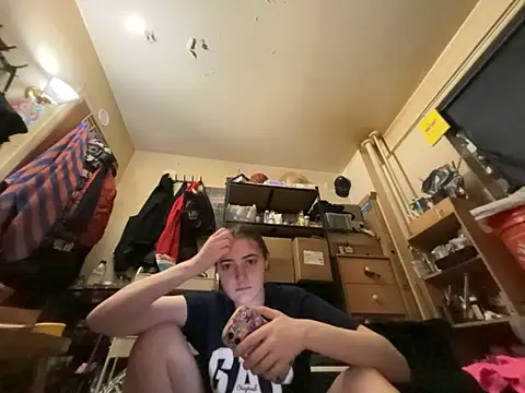 Snowbunnycake_131 webcam