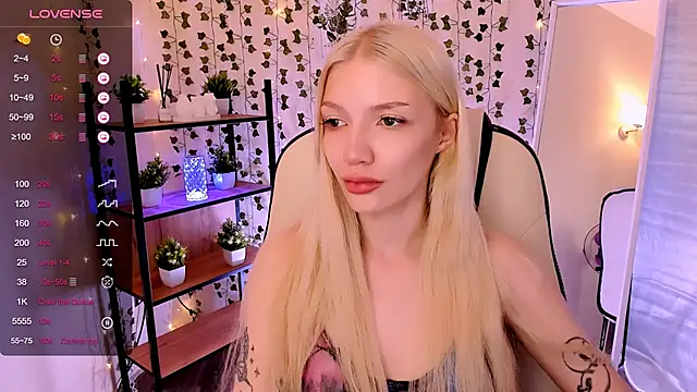 AnyaTaylor_ live cam on StripChat