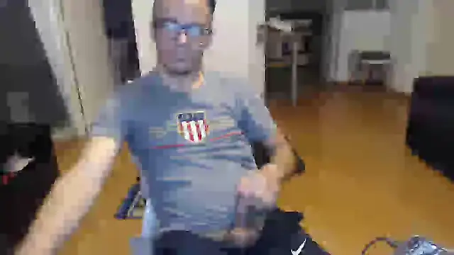 guachin_hunk live cam on StripChat