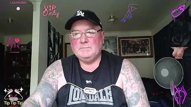 KINKYBLUEYES69 webcam
