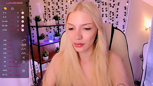 AnyaTaylor_ webcam