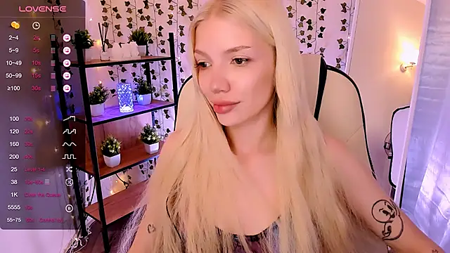 AnyaTaylor_ live cam on StripChat