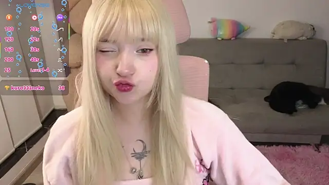 KuroChan420 live cam on StripChat