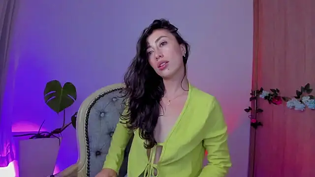 Amatiista live cam on StripChat