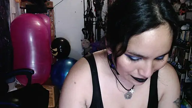 kureiji_hentaii webcam