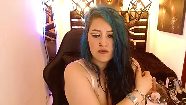 scarleth_blue webcam