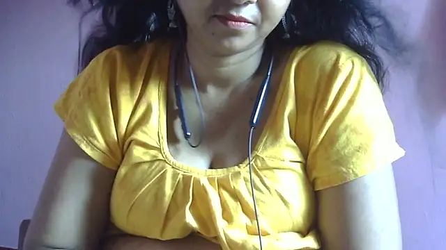 Pooja-suman live cam on StripChat