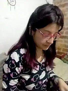 _Alaskamisa live cam on StripChat