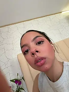 BambiRoses live cam on StripChat