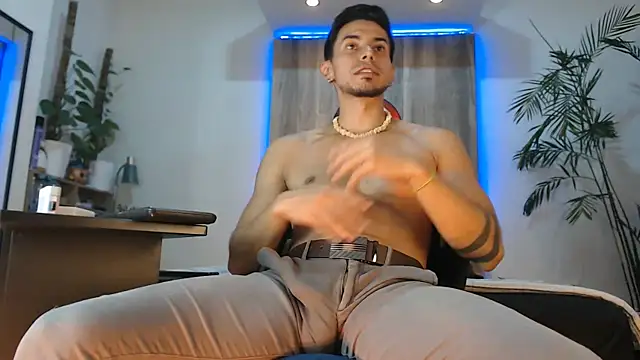Andrew_4_ webcam