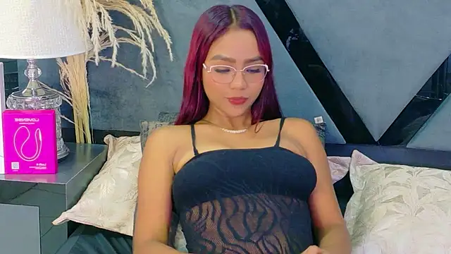 LucyLeah webcam