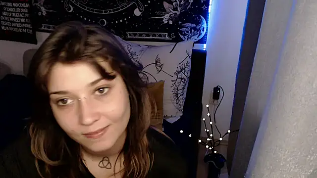 AlienforTwenty webcam