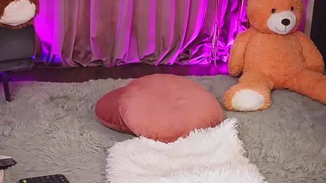 ZariaaVera webcam