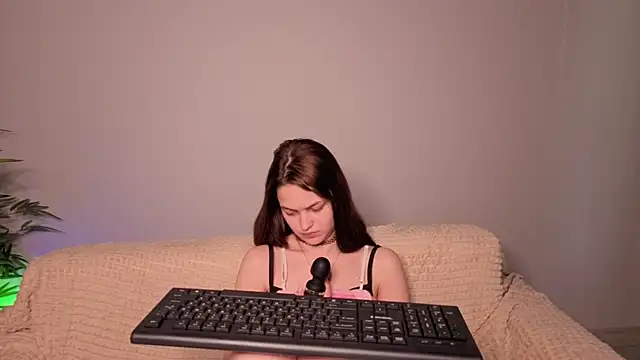 parrot_kisha webcam