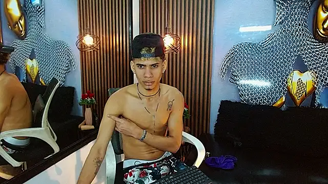 Skinny_cute_Alyer webcam