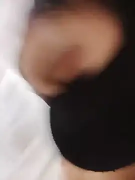 Riya_cum66 webcam