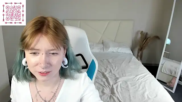 Elira_Vane webcam