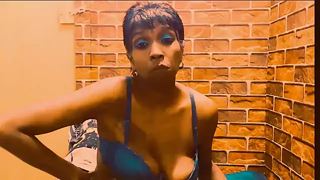 Fuckable_Nasty_MILF webcam