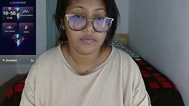 miajoseph_ webcam