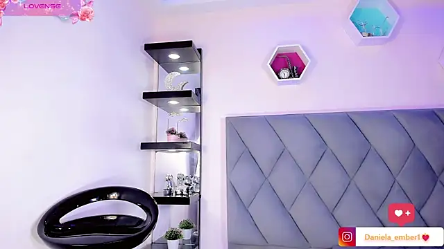 Amira_Ember webcam