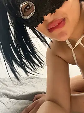 katy_nour webcam