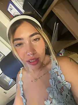 ManuelaVeeleez webcam