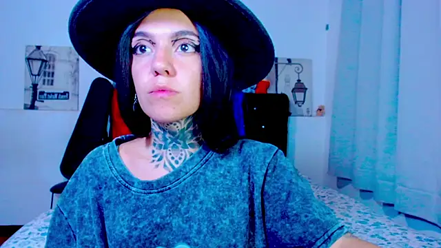 LannieGonzales webcam