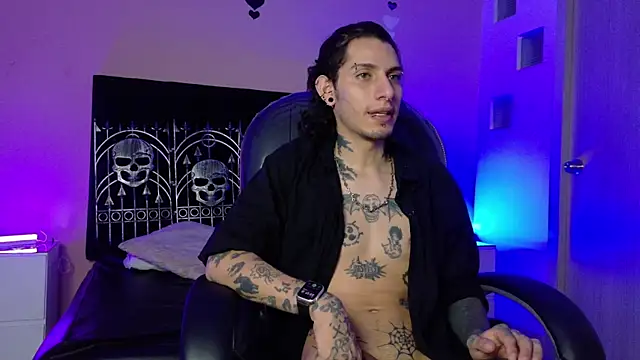 Vergil_Noir_ live cam on StripChat