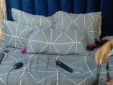Goldenbutchy23 webcam