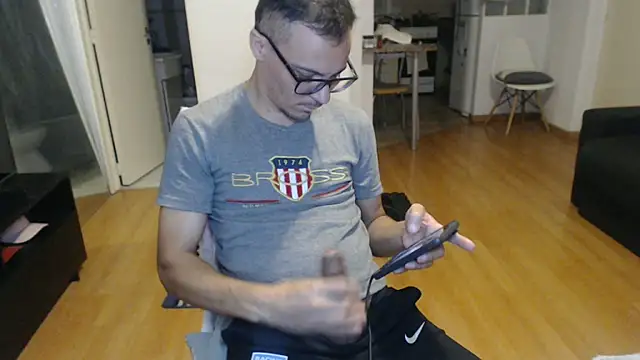 guachin_hunk live cam on StripChat