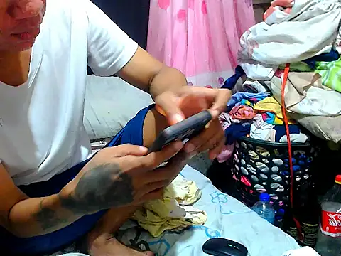 AwesomeMistress_Bigcock webcam