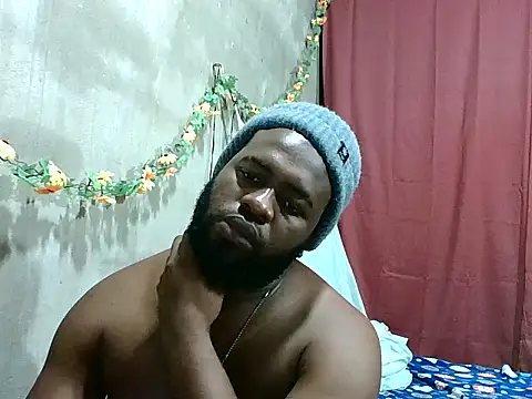 2ocmaxi live cam on StripChat