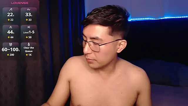 andrewmhilton_ live cam on StripChat